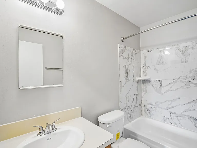 Midtown Park Apartments — Photo 82