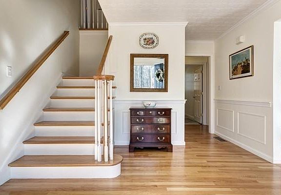4th image of 24 Woodhaven Dr