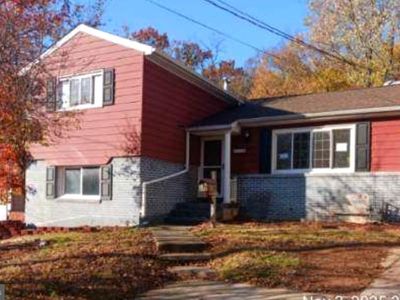 6008 Mustang Dr, Riverdale, MD, 20737