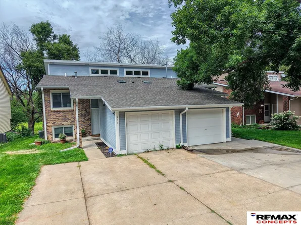 230 Parkside Ln, Lincoln, NE 68521