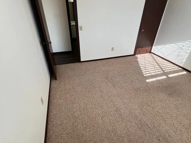 Courtyard Apartment Homes - 816 — Photo 17
