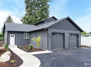 423 E 84th St #A, Tacoma, WA 98445