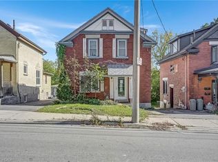 135 Madison Ave S, Kitchener, ON N2G 3M4