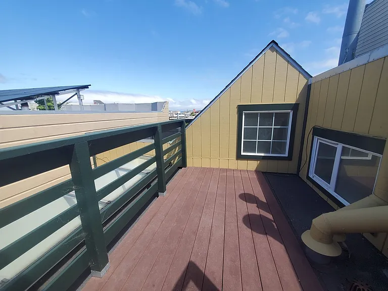 2133 Filbert St — Photo 18
