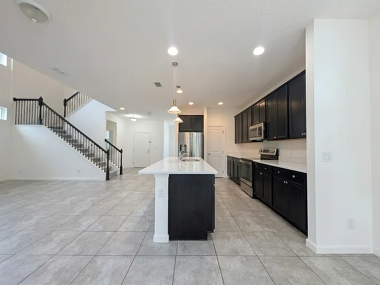 2275 Abilia Aly — Photo 4