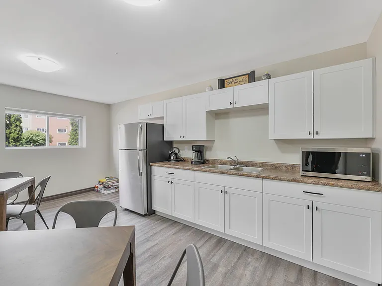 1426 Huron St — Photo 1