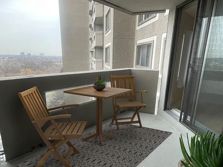 1423 Mississauga Valley Blvd — Photo 11