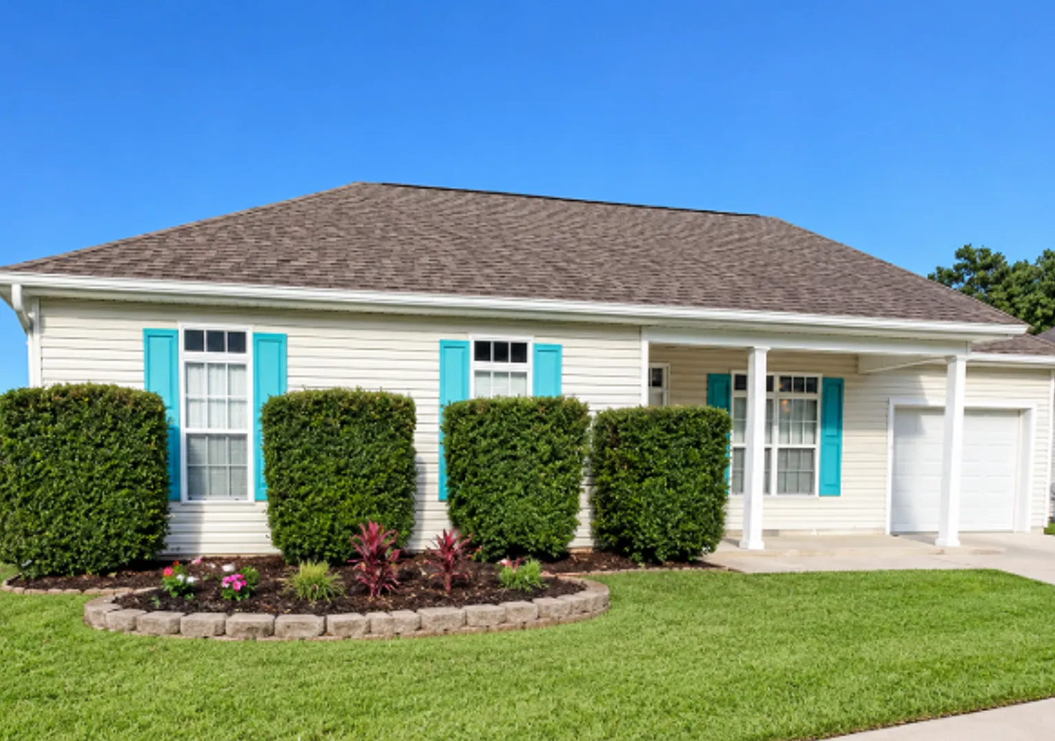 Charming 3 Bedroom, 2 Bathroom Home In The Forestbrook Area! - Fenced Yard, Garage And Community ... — Photo 1