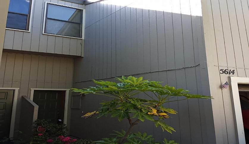 1st image of 5614 Victoria Ln