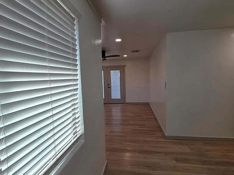 4034 E Moreland St #2 — Photo 6