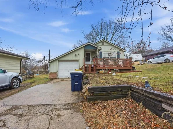 3734 Ditzler Ave, Kansas City, MO 64133