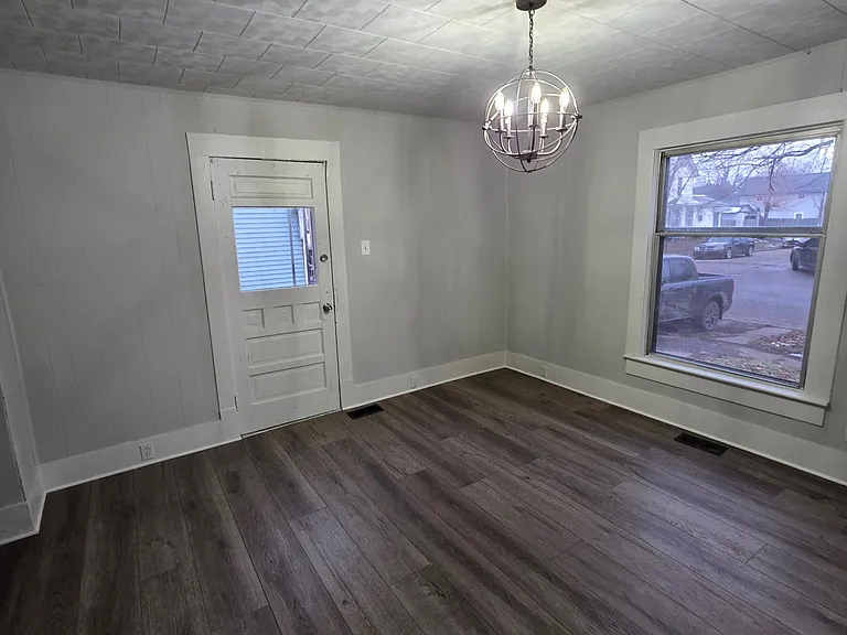 1008 Kenilworth Ave — Photo 4