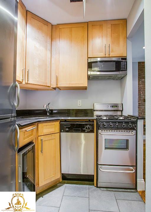 1st image of 249 E 50th St #2B