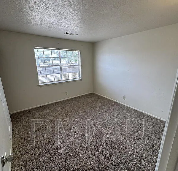 9605 Benavides Rd SW — Photo 15