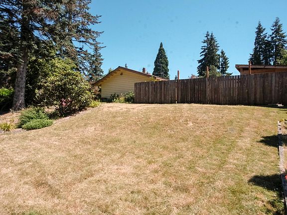 4th image of 1504 143rd Ave SE