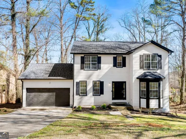 3948 Old Lantern Dr, Lithonia, GA 30038