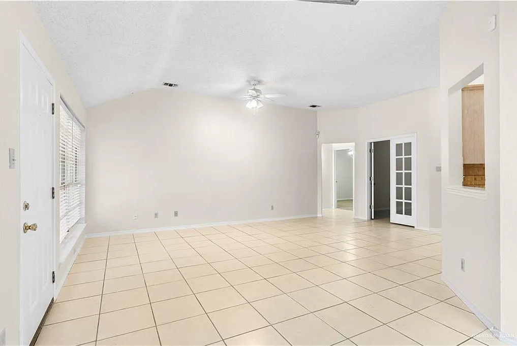 4 bed, 2.0 bath, 1485 sqft, $1,700 — Photo 3
