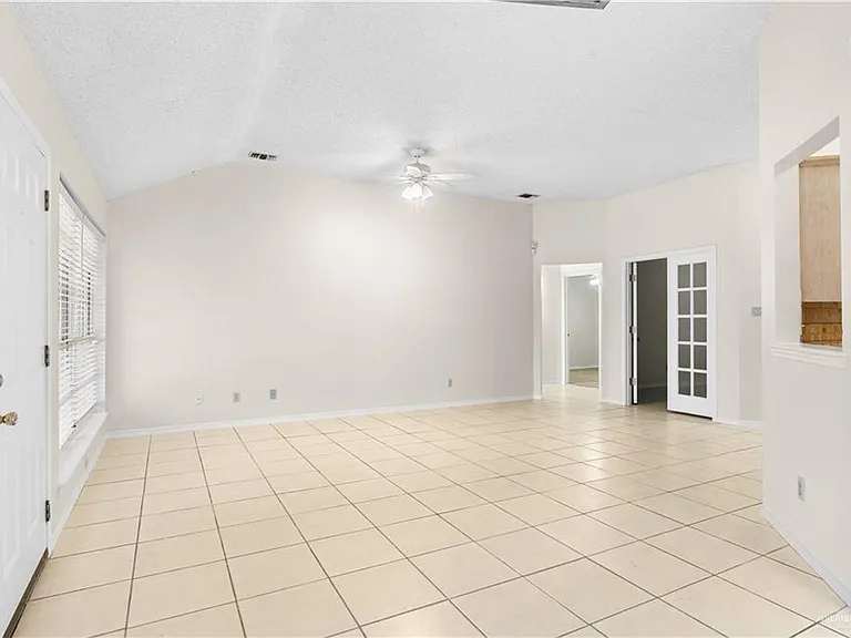1709 Jonquil Ave — Photo 3