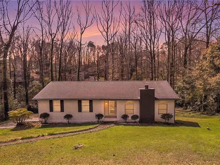 611 Navarre Dr — Photo 1