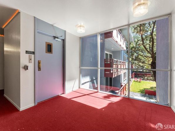 2441 Carlmont Dr, Belmont, CA 94002