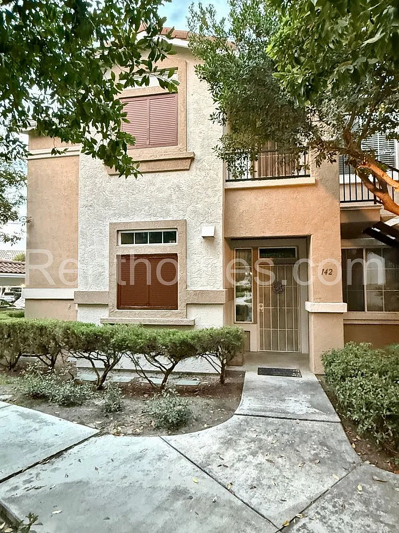 Sabre Springs, 10728 Sabre Hill Dr #242, Upper Corner Unit, All Appliances, AC, Fireplace, 1 Car ... — Photo 2