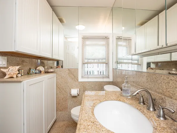 355 Dormans Court image 12 of 20