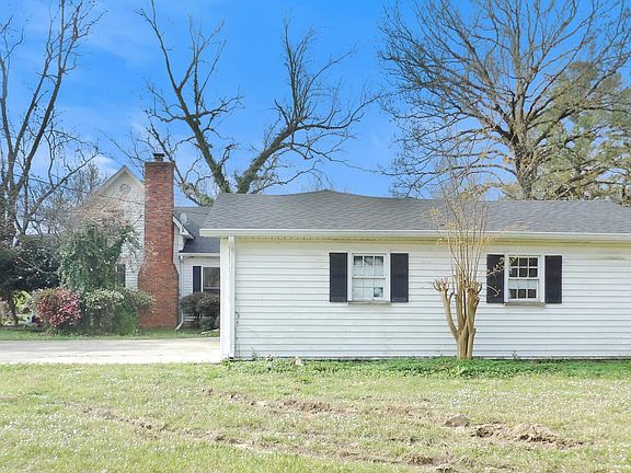 3rd image of 2123 Shady Grove Ln SW