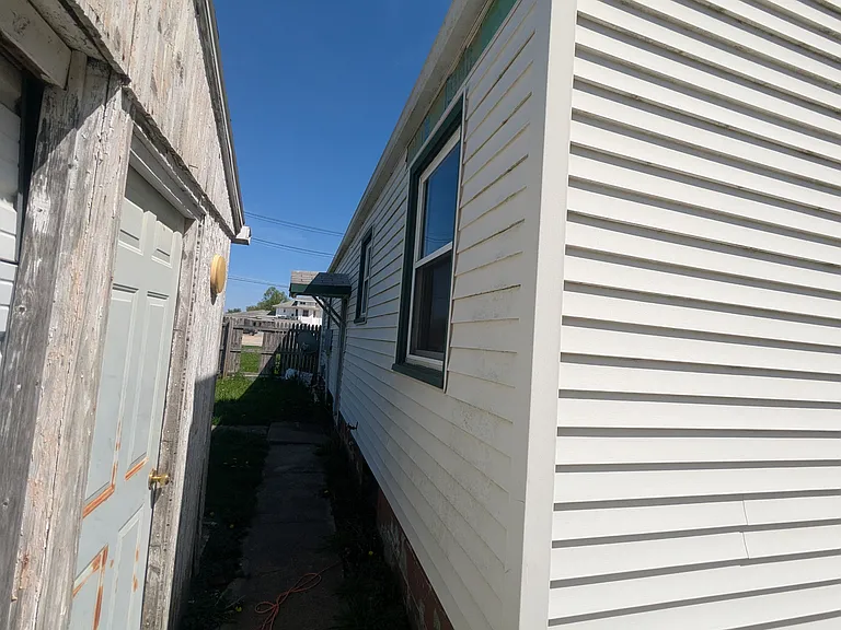 11 N Seymour St — Photo 14