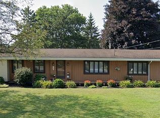 915 Shoemaker Rd, Webster, NY 14580