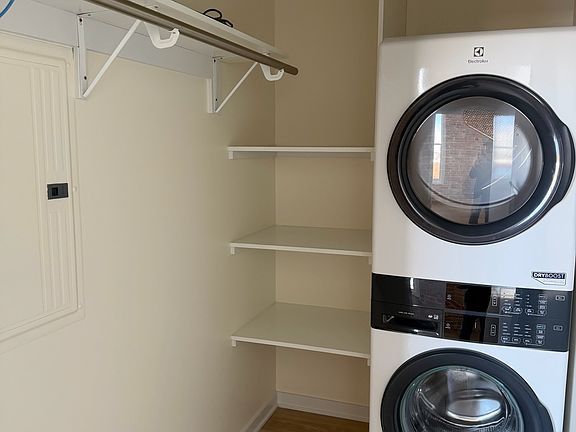 5th image of 900 Central Ave #204
