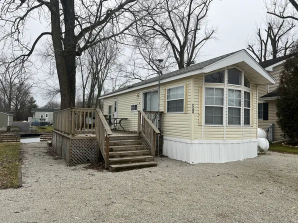 Fossil Cove Ln, Wilmington, IL 60481