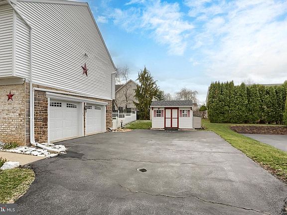 5th image of 26 Rye Ln