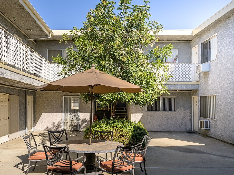 Whitsett Courtyard Apartments 6065 Whitsett Ave North Hollywood CA