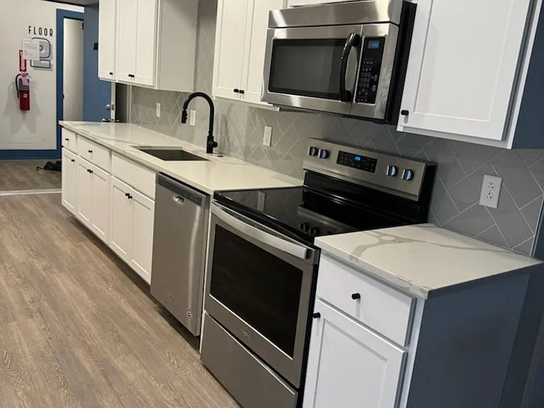 1310 N Broad St — Photo 81
