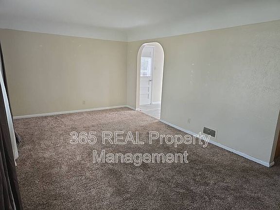 4th image of 312 N 1st Ave