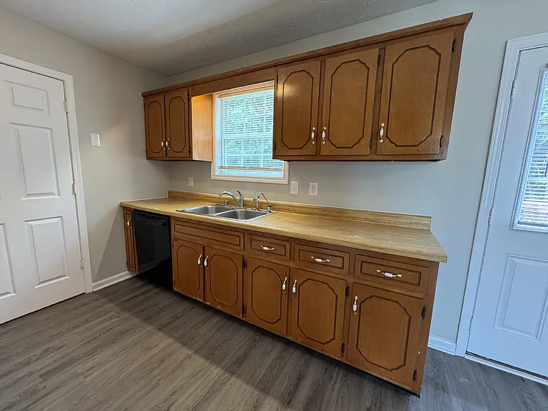 116 Grant Ave — Photo 5