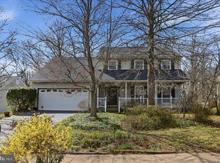 206 Cardinal Glen Cir, Sterling, VA 20164