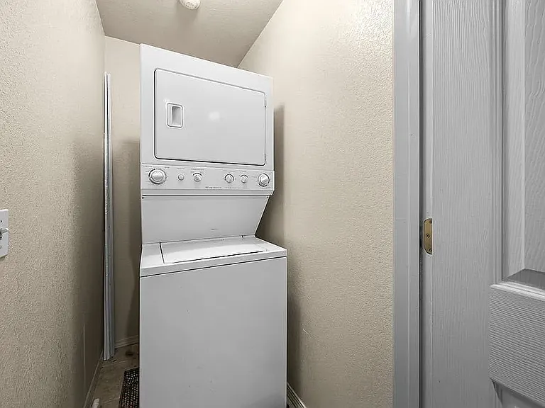 2351 W Skyler Dr — Photo 23