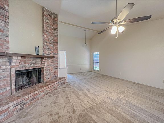 4th image of 4036 Churchill Dr