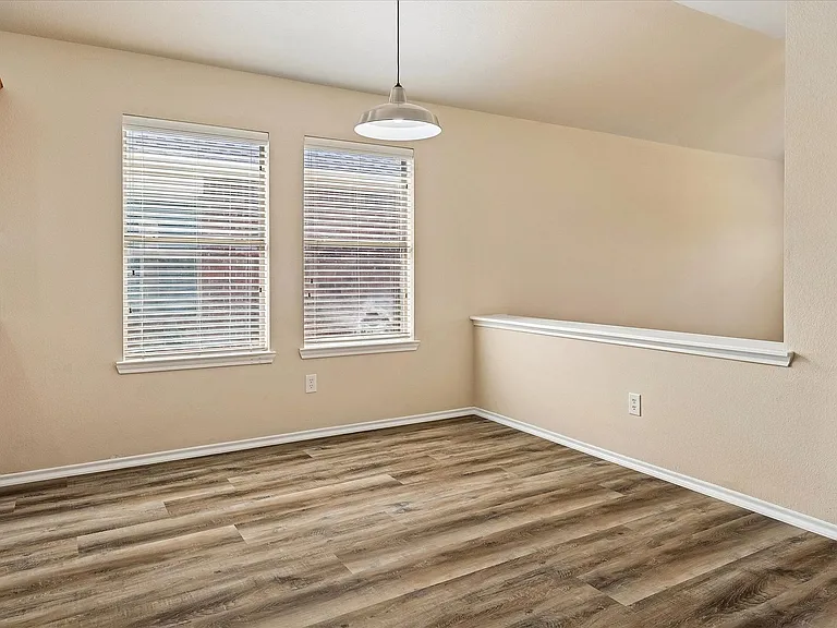 8701 Sagebrush Trl — Photo 5