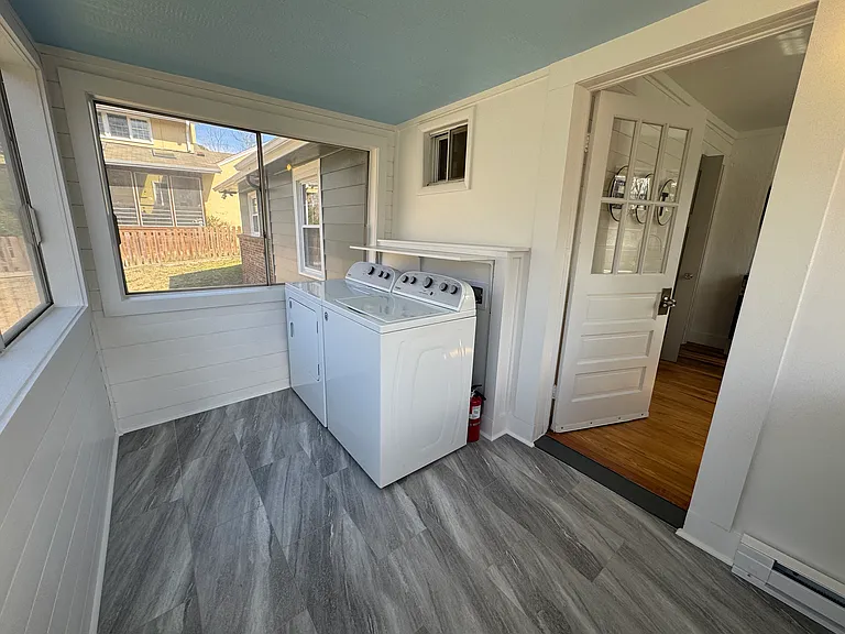 310 Crest Dr — Photo 29