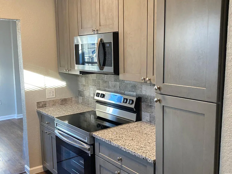 1510 Schley Ave — Photo 5