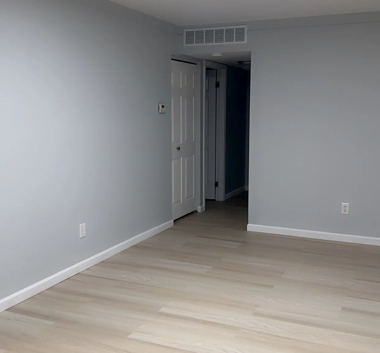 5670 Williams St — Photo 3