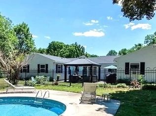 5 Auburn St, Danvers, MA 01923