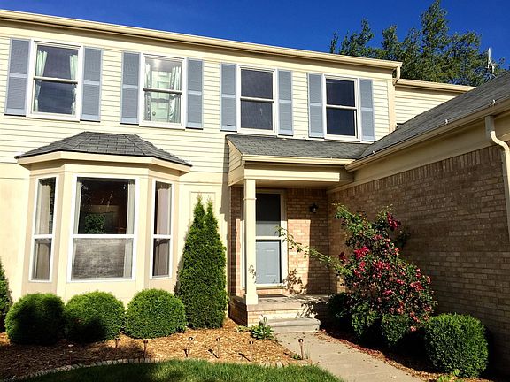 2nd image of 3302 Turnberry La