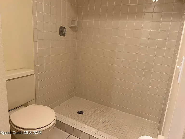 1911 Talloak Rd — Photo 9