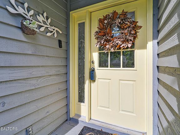 5th image of 41 Hickory Cove Ln
