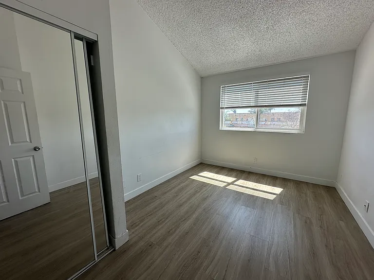 6784 El Cajon Blvd #I — Photo 12