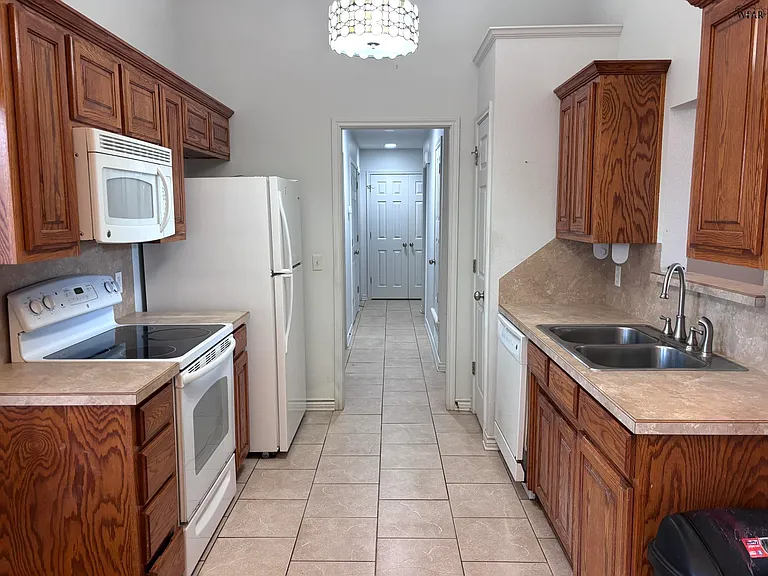 100 Kaitlin St — Photo 3