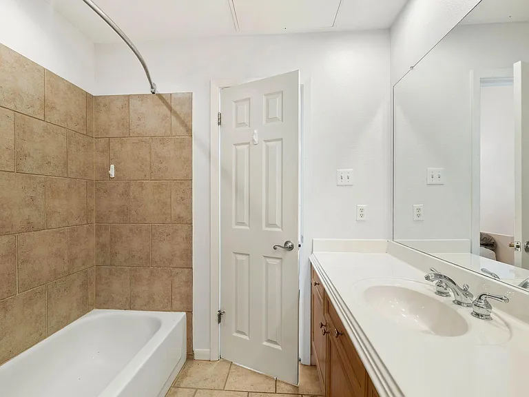 2918 Ranch Road 620 Hwy N #J162 — Photo 24
